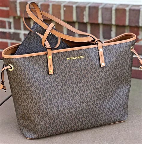 michael kors large tote handbags.